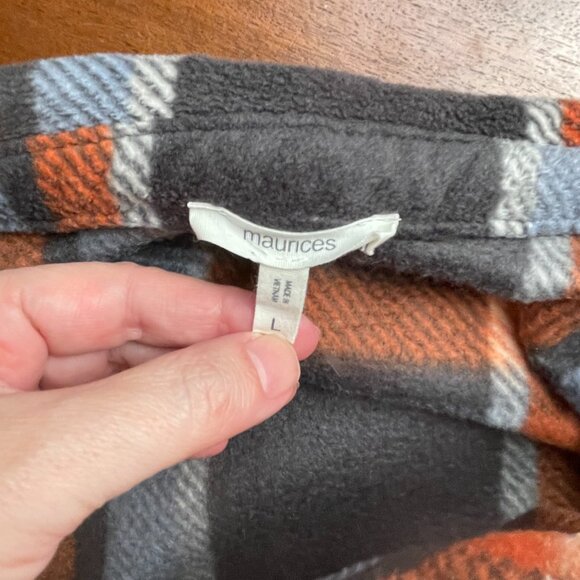 Maurices Plaid Button Up with Pockets - Picture 3 of 3